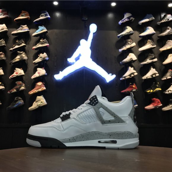 Athletic_Shoes